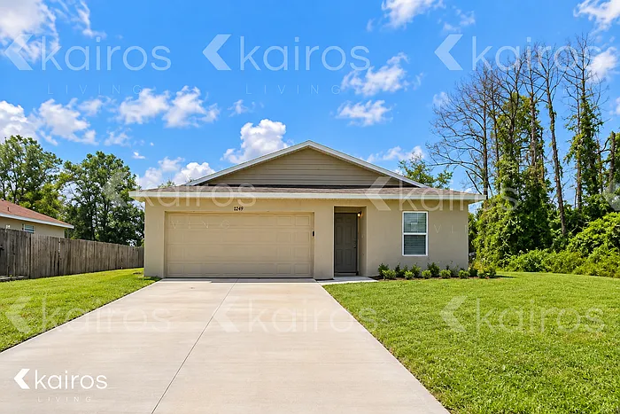 3 bed, 2.0 bath, 1246 sqft, $1,925 — Photo 1