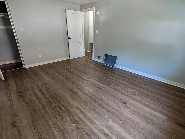 30 Hilltop Rd #2R — Photo 5