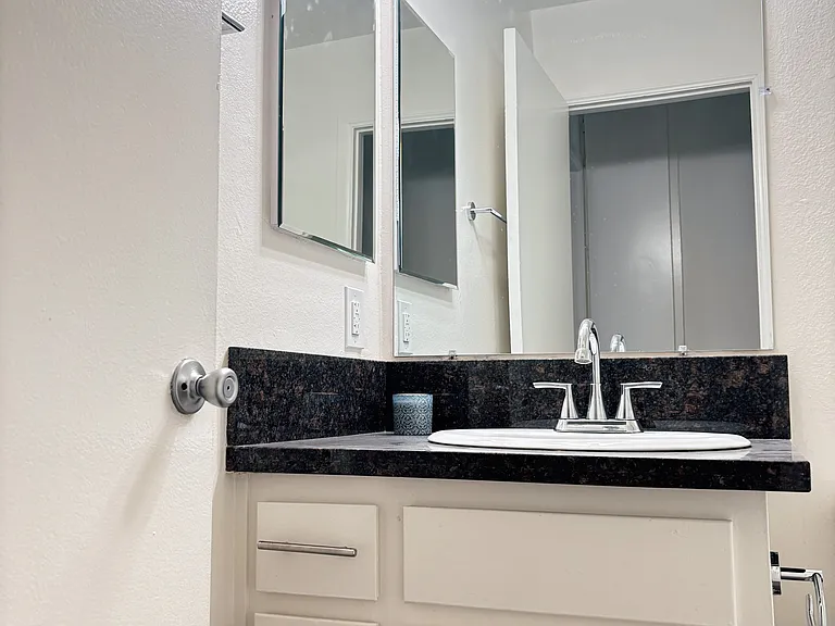 Stoneridge Apartments — Photo 9