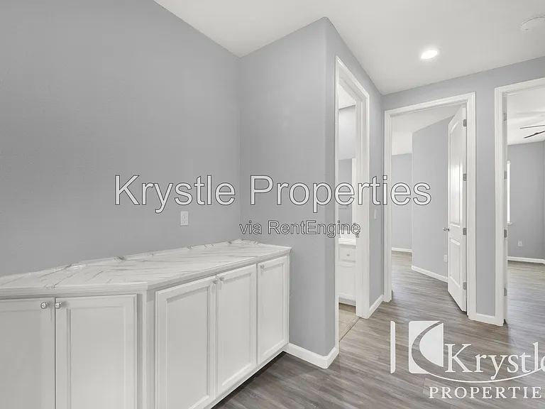 1649 Roma Dr — Photo 23