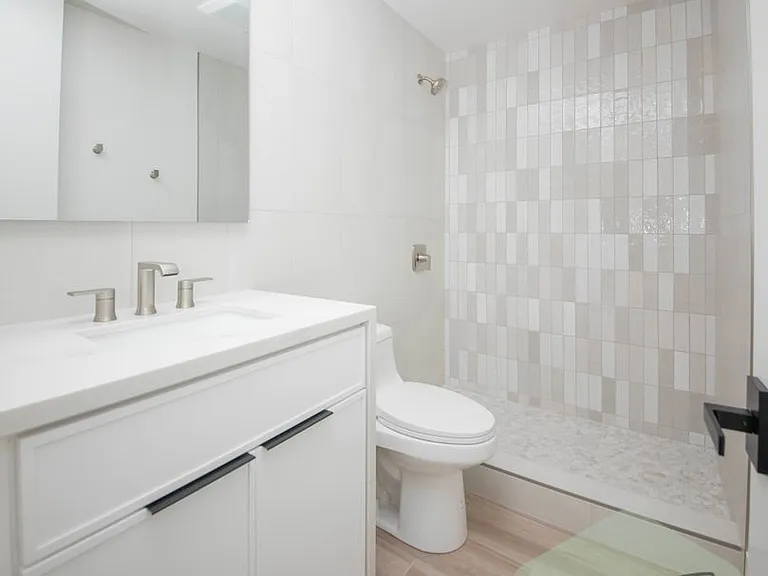 Playa de Oro Apartments — Photo 18