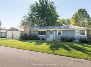 908 Willow St, Maple Park, IL 60151