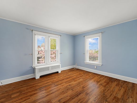 5th image of 384 Irving Ave Floor 2