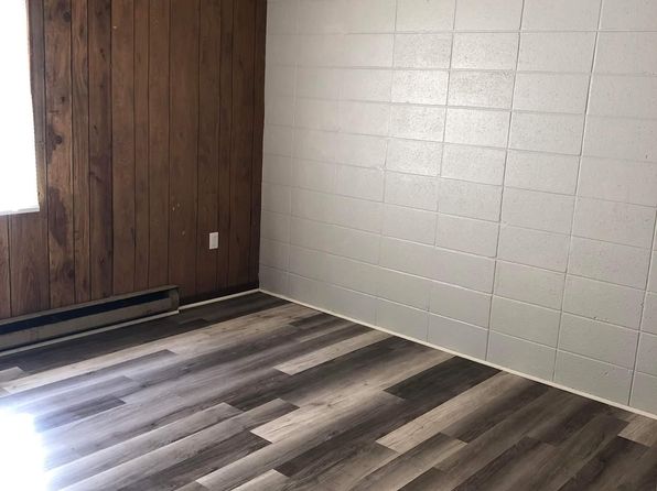 740 E 1st North St APT 1