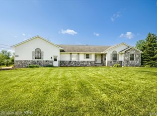 1484 E Baldwin Rd, Grand Blanc, MI 48439