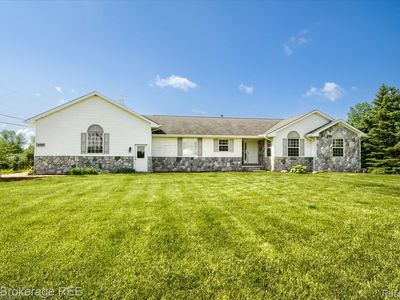 1484 E Baldwin Rd, Grand Blanc, MI, 48439