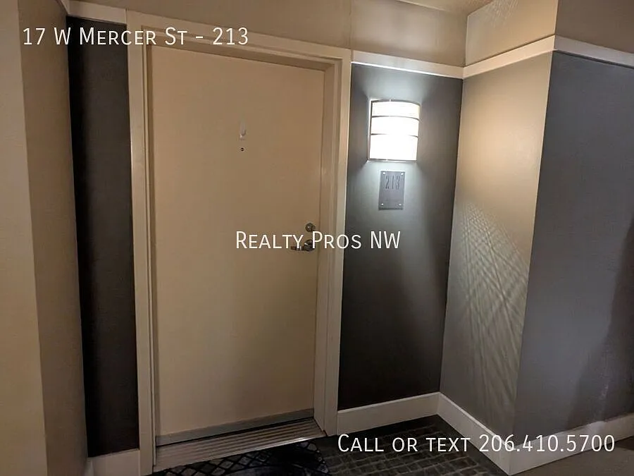 Live in the heart of Lower Queen Anne — Photo 2