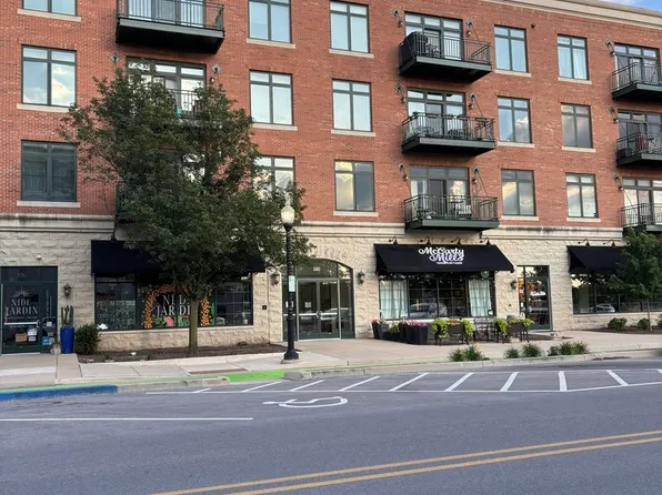 140 S River St Unit 212, Aurora, IL 60506