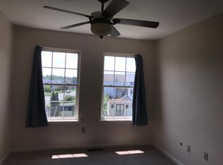 913 8th St #913, Newark, DE 19711