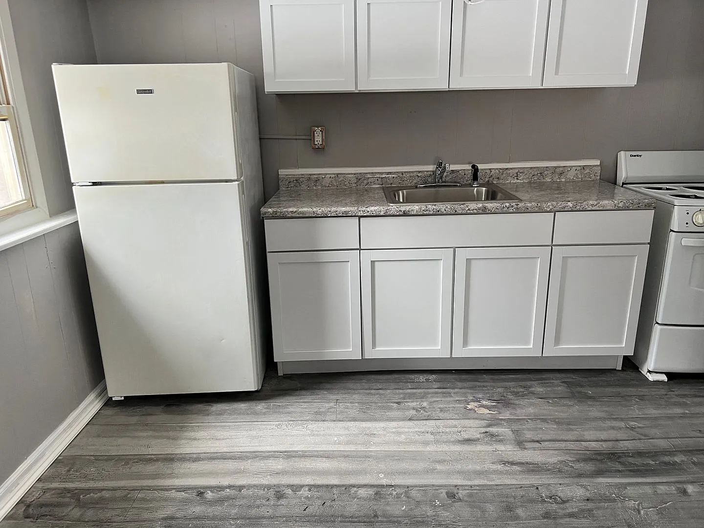 1617 Ferry — Photo 1
