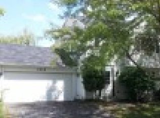 2418 Cranberry Ln, Aurora, IL 60502