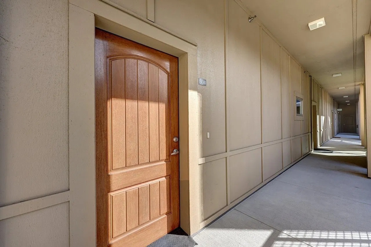 Studio, 950 sqft, $2,150 — Photo 4