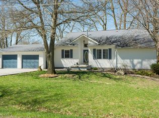 403 S North Shore Dr, Mahomet, IL