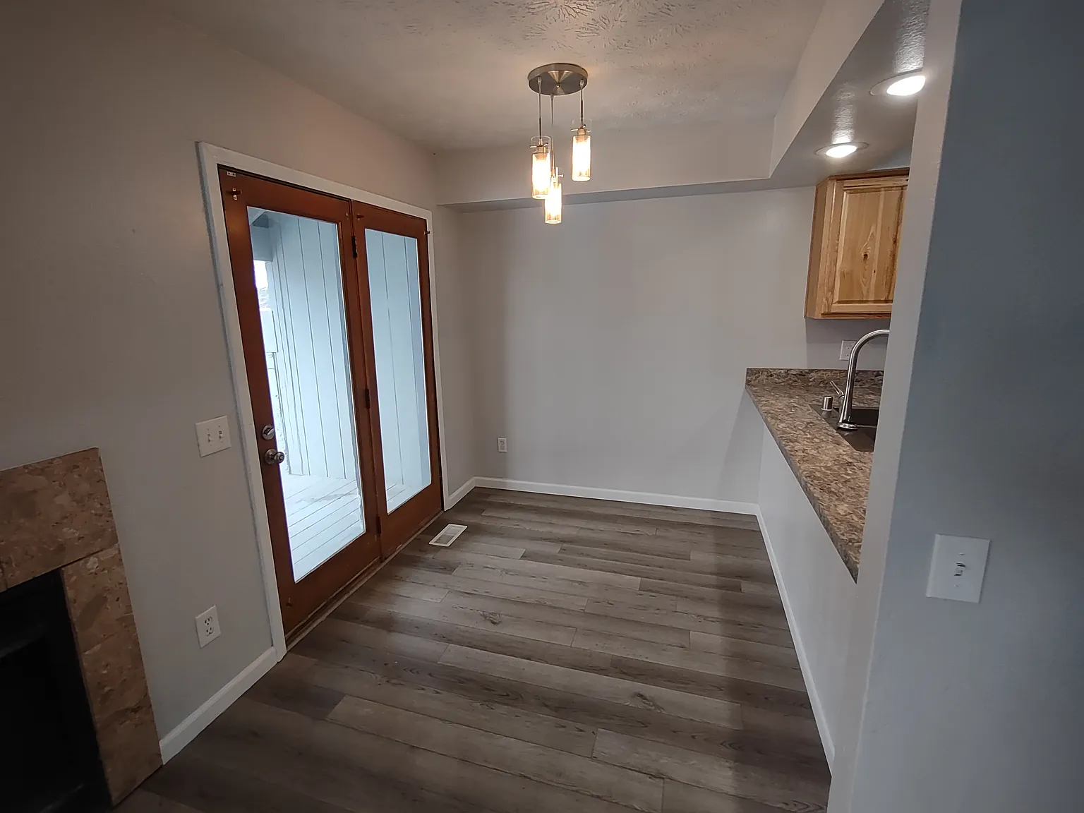 3 bed, 1400 sqft, $2,150 — Photo 4