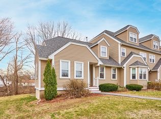 216 Merrimack Meadows Ln #216, Tewksbury, MA 01876