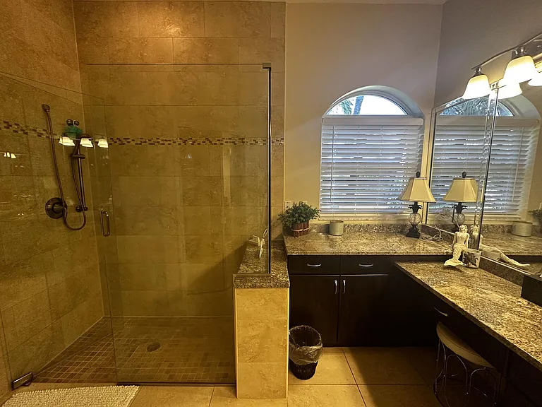 5209 SW 25th Pl — Photo 3