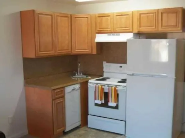 Windsor Court, 470 Memorial Dr #74f1b6aea, Chicopee, MA 01020