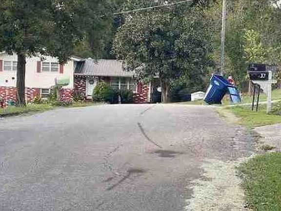 Exterior Neighborhood (street photo)