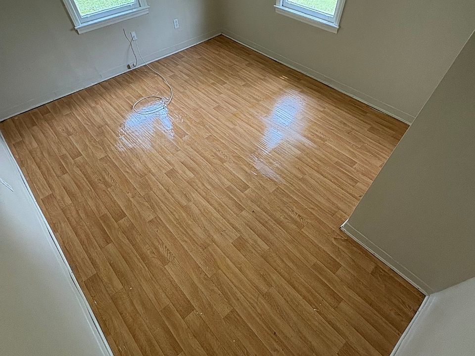 2nd image of 4073 Villa Ave