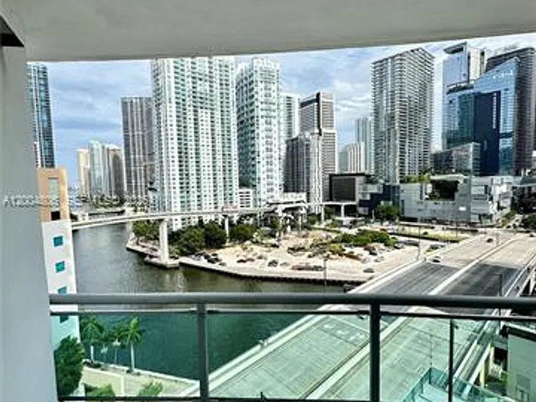 350 S Miami Ave #1402 — Photo 17