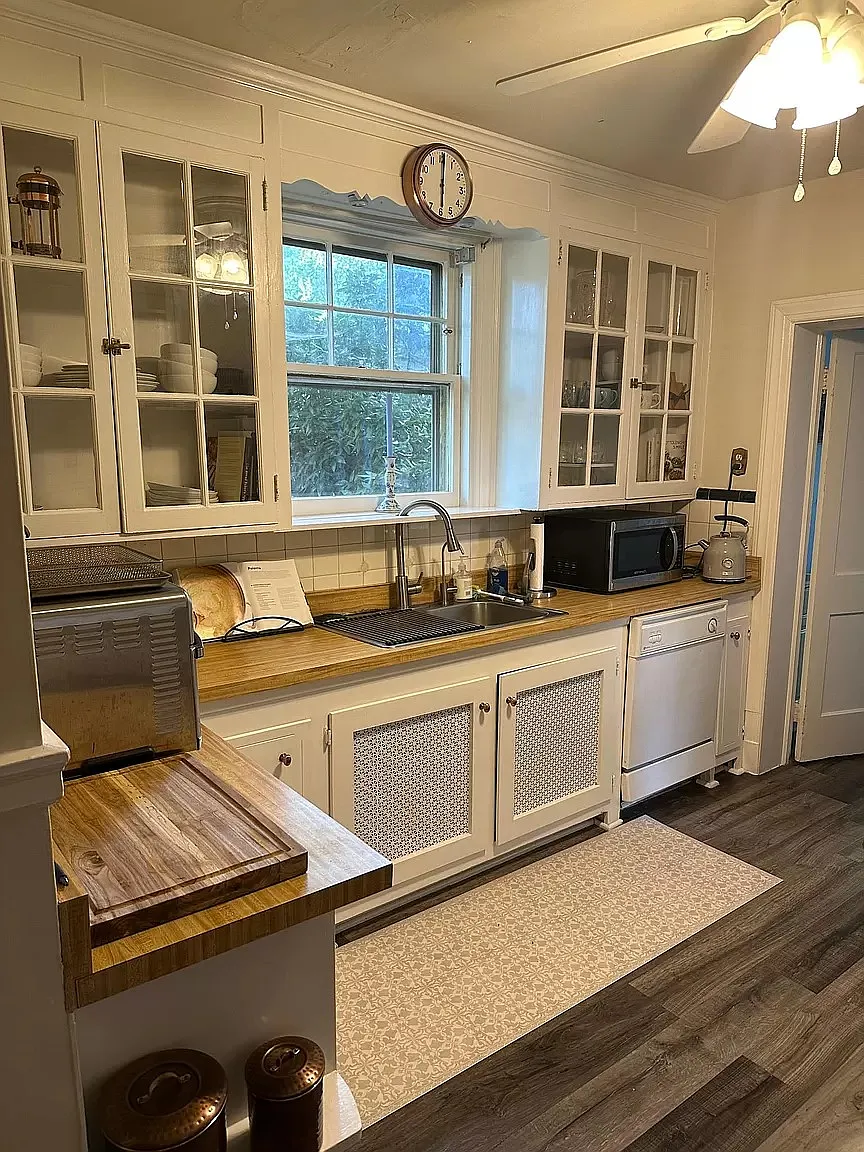 3 bed, 1.5 bath, 1559 sqft, $2,395 — Photo 3