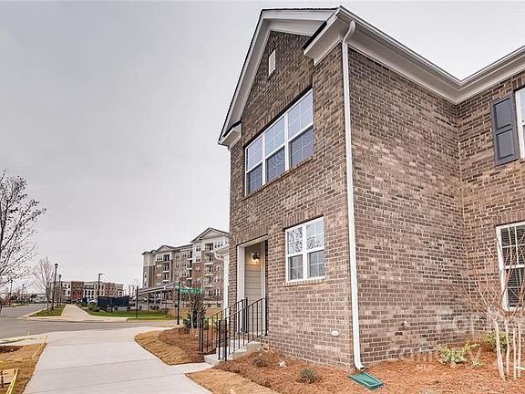 3rd image of 6905 Walnut Branch Ln