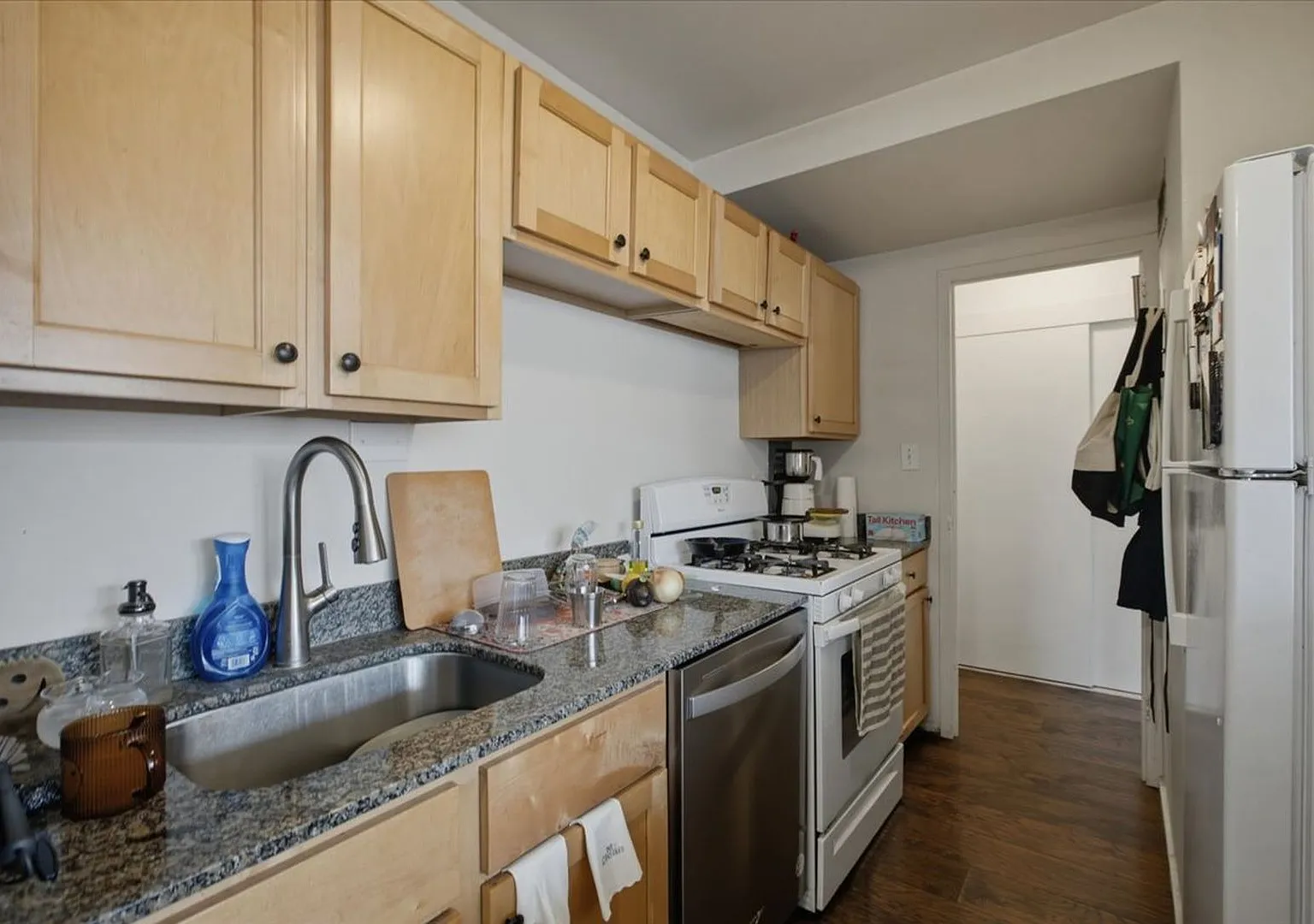 2 bed, 1000 sqft, $2,495 — Photo 1