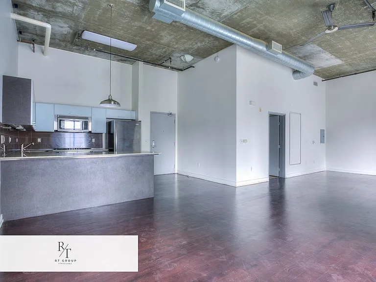 645 W 9th St #742 — Photo 9