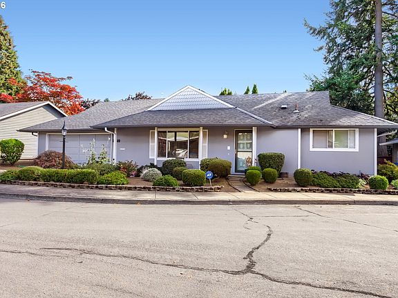 3rd image of 10570 SW Century Oak Dr