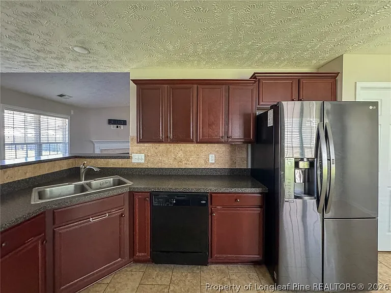 136 Ivystone Dr — Photo 10