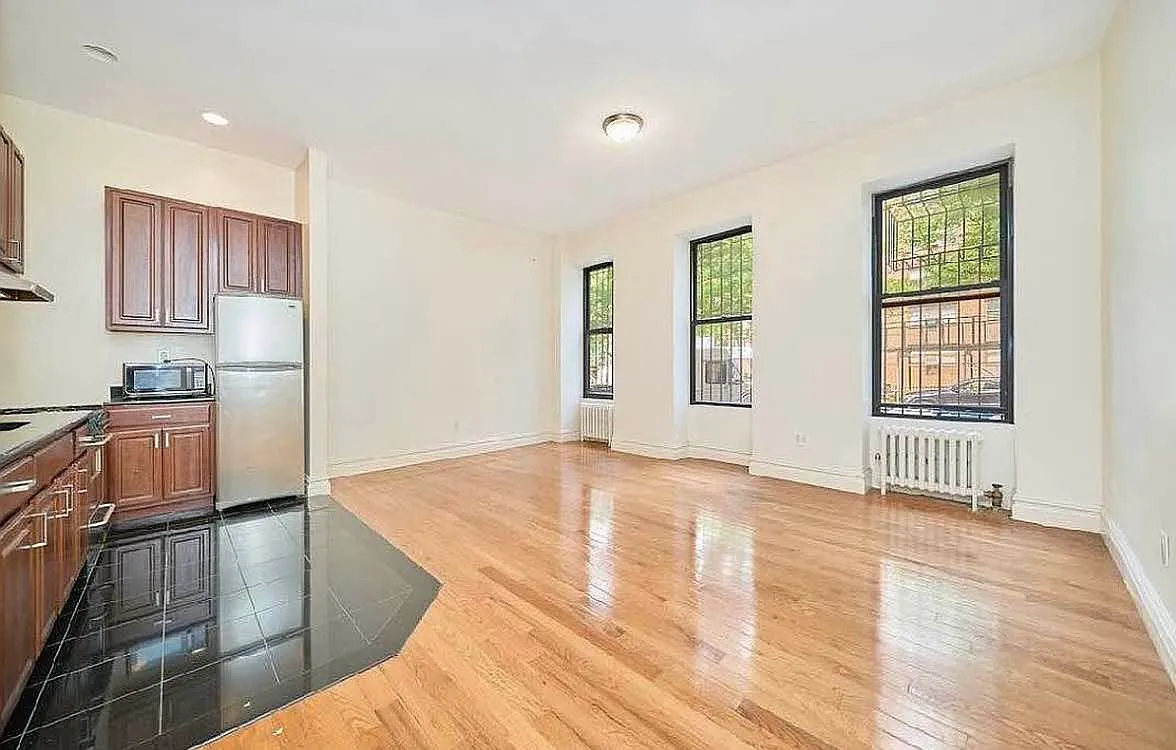 78 Manhattan Avenue — Photo 4