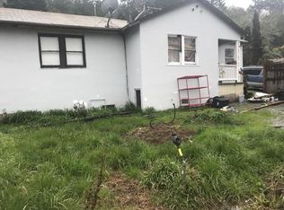 951 Knights Ln, Garberville, CA 95542