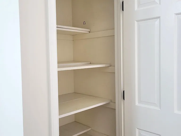 102 Wimbledon Dr — Photo 43