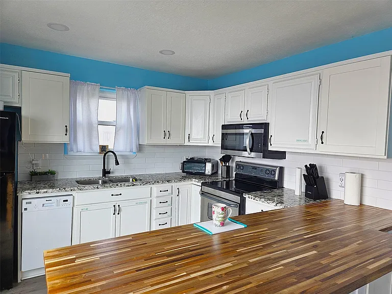 27478 FM 457 — Photo 20