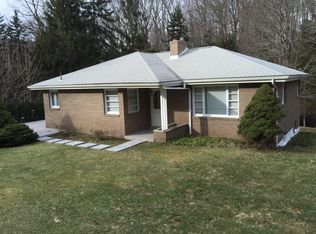 555 Conway Wallrose Rd, Freedom, PA 15042
