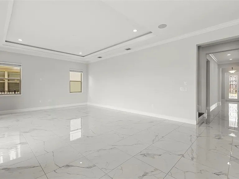 10511 Royal Cypress Way — Photo 6