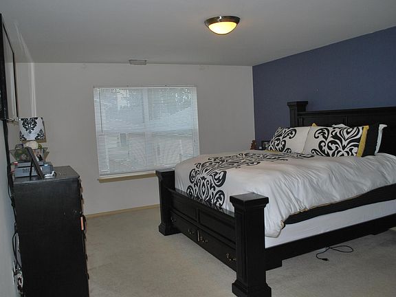 4th image of 8411 173rd St E