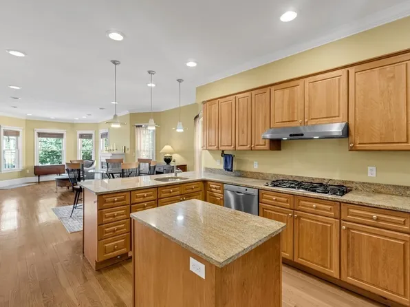 73 Lexington Ave, Somerville, MA