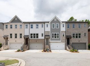 2190 W Village Ln, Smyrna, GA