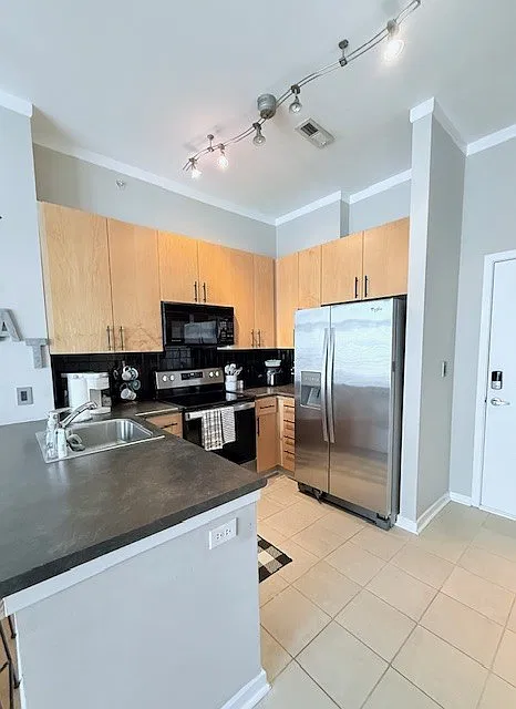 1 bed, 537 sqft, $1,900 — Photo 2