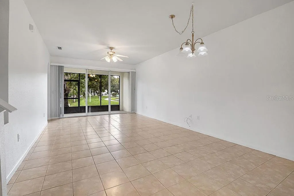 3 bed, 3.0 bath, 1504 sqft, $1,900 — Photo 3