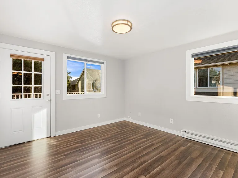 8635 NE 124th St — Photo 11