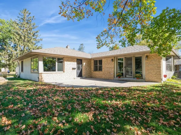 4470 2nd Ave, White Bear Lake, MN 55110