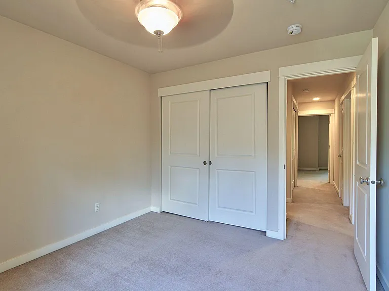 2109 NE 50th Way — Photo 25
