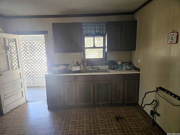 3rd image of 829 E Charco Rd