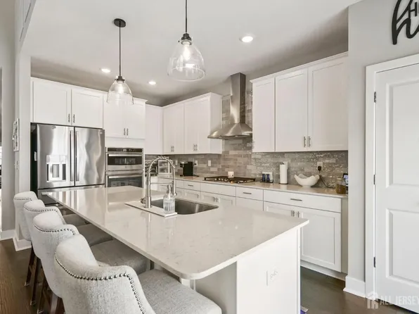 40 Emerald Rd, Plumsted Township, NJ 08533