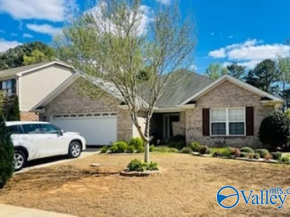 102 Harness Dr, Huntsville, AL 35806