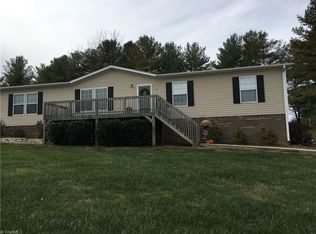 2297 Pine Ridge Rd, Mount Airy, NC 27030