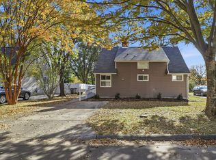 5724 Denfield Rd, Rockville, MD 20851