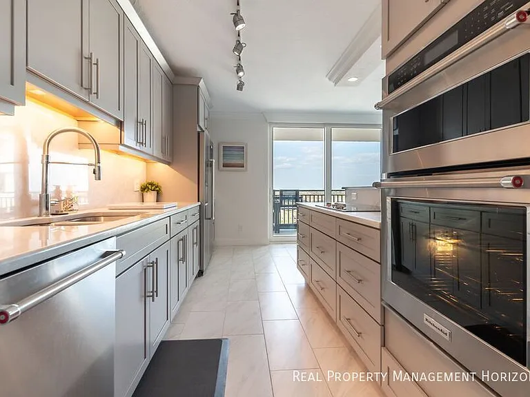 4822 Ocean Blvd #10F — Photo 12
